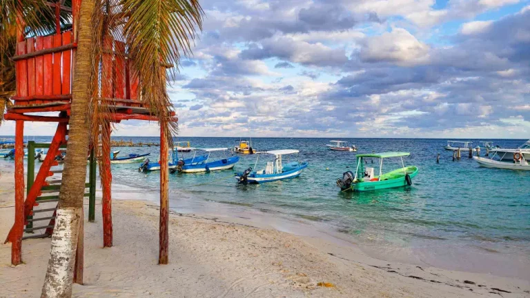 Snowbird Life in Puerto Morelos vs Staying Home: An Honest Comparison